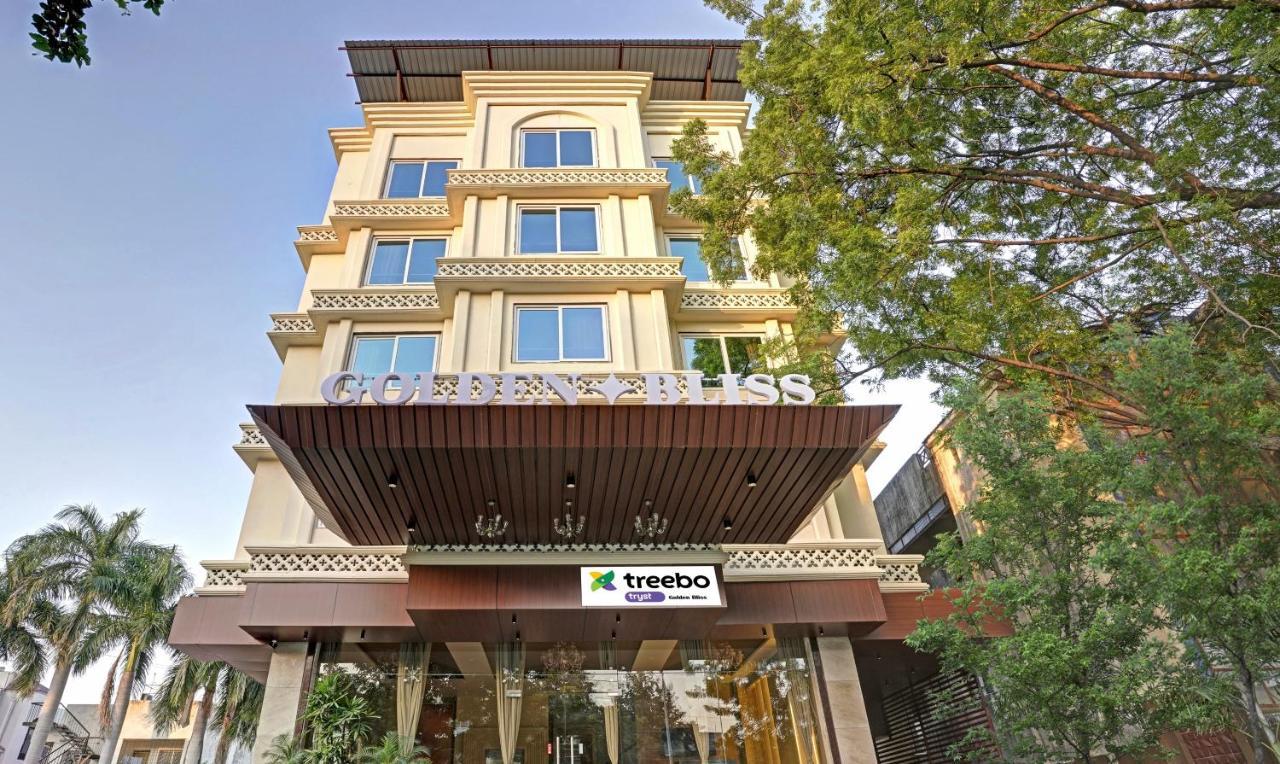 Treebo Premium Golden Bliss Trimurti Nagar Square Nagpur Exterior foto