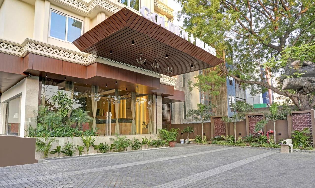 Treebo Premium Golden Bliss Trimurti Nagar Square Nagpur Exterior foto